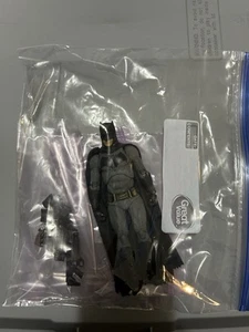 Medicom MAFEX 017 Batman Figure Batman V Superman DC Comics Complete US - Picture 1 of 1