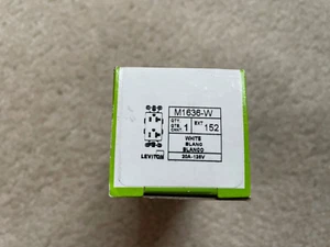 Leviton White LEV-LOK Decora INDUSTRIAL Outlet Duplex Receptacle 20A M1636-W - Picture 1 of 3