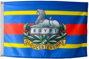 Bandera del ejército británico del regimiento Gloucestershire con ojales - MOD LICENCIADO - Imagen 1 de 8