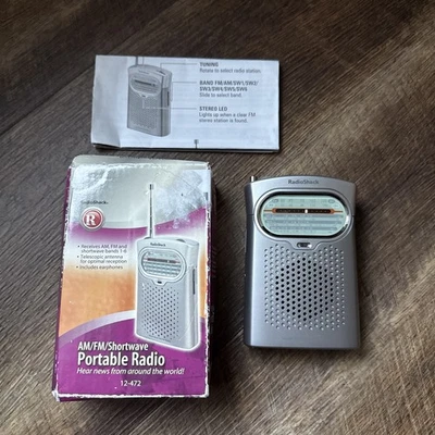 Radio Shack Portable Radio AM / FM / Shortwave Radio 12-472 in Box - Image 1 of 4