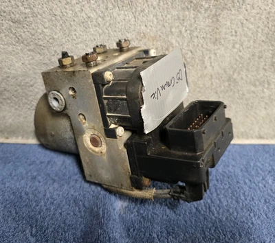 2005 Ford Crown Vic Victoria bomba módulo de controle ABS antibloqueio - Imagem 1 de 4