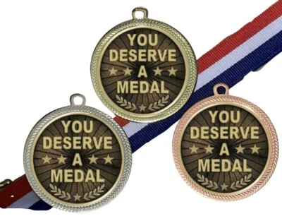 EMBLEMS GIFTS Große Du verdienst eine Medaille 60 mm Uni Medaille mit Band