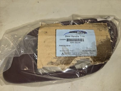 NUEVO BISEL DE MANIJA DE PUERTA INTERIOR DE PASAJERO DERECHO ROJO PARA CAMIONETA Chevy GMC 95-99 Foto 1 de 4