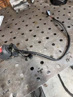 2005 SUZUKI GS500 GS 500 F RIGHT HAND KILL SWITCH START BUTTON THROTTLE - Image 1 of 3