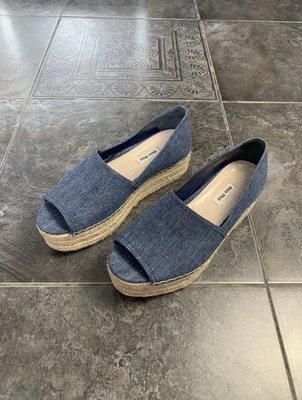 Sandalias de alpargata con plataforma de mezclilla Miu Miu sin cordones Foto 1 de 4
