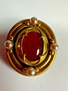 Vintage Brooch MMA Carnelian Cabochon Museum of Art Signed - Picture 1 of 8