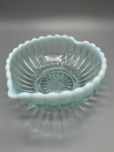 Vtg Fenton 6" Blue Heart Shaped Bowl Opalescent Ribbed Candy Trinket 1960s - Picture 1 of 9