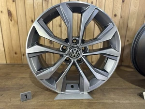 1x Originale Alufelge Soho VW Passat 3G B8 3G0601025G Cerchione 7Jx17 - Foto 1 di 16