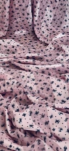 Baby rosa gepunktet Satin Chiffon Stoff 58" PREIS PRO METER - Bild 1 von 2