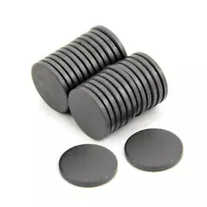 50X Ferrite Disc Magnets 20mm x 3mm Y30BH DIY craft fridge magnets school office - Bild 1 von 3