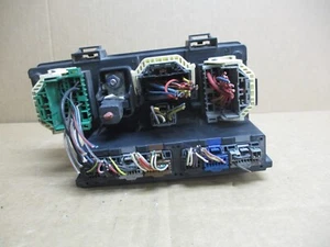 06-10 Chrysler PT Cruiser Totally Integrated Power Module Fuse Box TIPM 56049719 - Picture 1 of 7