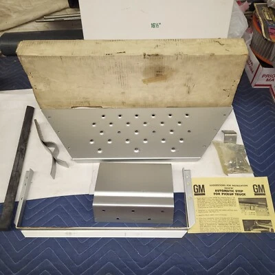 1967-87 Chevy GMC C/K 10-30 Truck Blazer Suburban NOS GM Glide Out Step 2234787 - Image 1 of 4