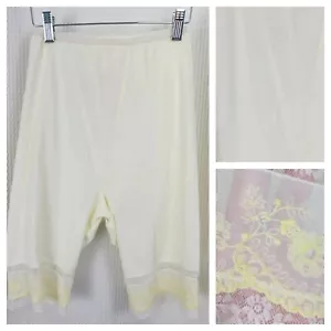 Pantalones Cortos Vintage Vassarette Amarillo Sin Mangas con Ribete de Encaje Talla Pequeña - Imagen 1 de 12