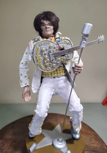 THE ORVILLE TV Show BORTUS Alien as Elvis Modellino Artigianale Movimento Suono - Foto 1 di 23