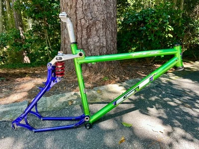 GT LTS 4000 TODO TERRENO 4130 CR-MO MARCO VERDE PÚRPURA ROCKSHOX CHOQUE DE LUJO RARO Foto 1 de 4