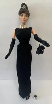 Muñeca Barbie Audrey Hepburn 1998 Breakfast At Tiffany’s Classic Edition Mattel Foto 1 de 4