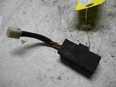 UNIDAD DE CANCELACIÓN INTERMITENTE YAMAHA 82 XV750 VIRAGO 750 OEM 1A0-83395-03-00 Foto 1 de 4