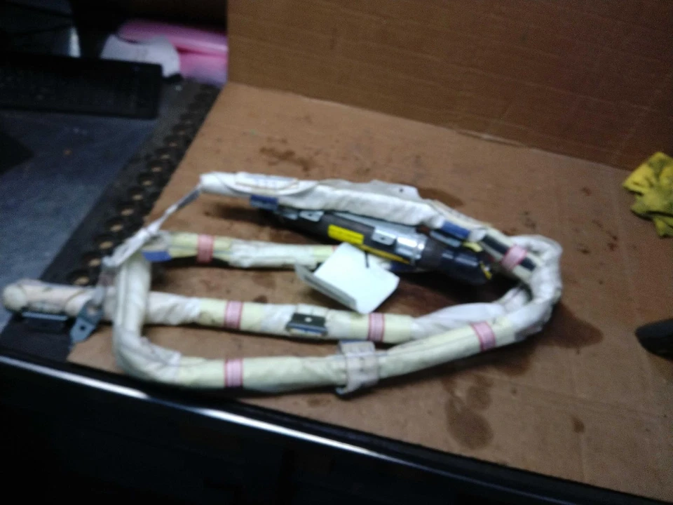 Used Left Curtain Air Bag fits: 2014 Toyota Sienna driver roof Left Grade A Foto 1 de 3