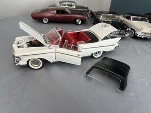1961 IMPERIAL CROWN CONVERTIBLE, 1:18 Scale , SIGNATURE SERIES - Picture 1 of 18