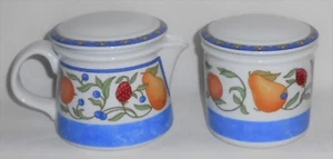 Crema y azúcar Dansk FIANCE FRUIT PATTERN con tapas AZUL RIBETE - Imagen 1 de 6