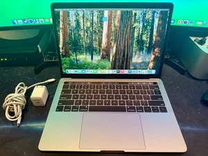 Apple MacBook Pro 13.3" (512GB SSD, i5 8th Gen., 2.40 GHz, 8GB)... Read - Afbeelding 1 van 17