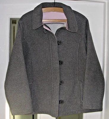 M & S Ladies Jacket Size 22 - Fleece - Grey + Pink Trim - Image 1 of 4
