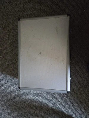 Cámara/herramientas, estuche rígido. Foto 1 de 4