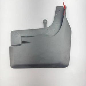 2019-2024 CHEVROLET SILVERADO 1500 FRONT RIGHT FLAT SPLASH MUD GUARD 84109903 - Picture 1 of 6