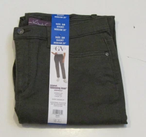 NWT Womens GLORIA VANDERBILT AMANDA Green High Rise Tapered Jeans 10 Short - Picture 1 of 2