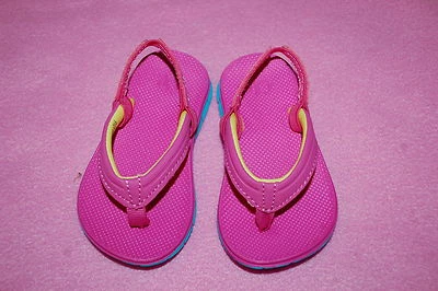 Zapatos para niñas pequeñas ROSADAS CHANCLAS con CORREA PARA TOBILLO suelas de goma turquesa S 5-6 Foto 1 de 2