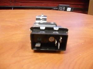 Relé de control de aire acondicionado Standard Motor Products RY-97 JUL5080 DS854B1 - Imagen 1 de 3