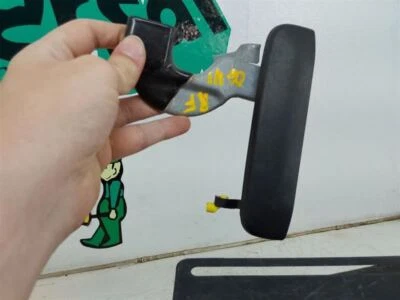 Ручка передней внешней двери для Nissan Frontier 2001 года выпуска  - Изображение 1 из 2