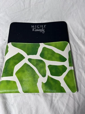 Bolsa Miche Bolsa Petite Shell KENNEDY ~ Novo em folha Padrão de Vaca Verde - Imagem 1 de 3