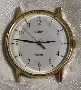 Vintage Herren Timex Quarz wasserdichte Uhr für Teile oder Reparatur - Bild 1 von 2