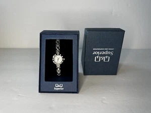 Q&Q Superior women's watch water resistant quartz stainless steel C - Picture 1 of 1