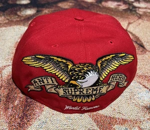 Supreme Antihero New Era 559Fifty Fitted Cap Mütze Rot 7 3/4 Brandneu - Bild 1 von 4