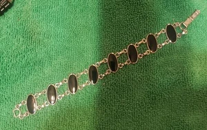 WOMANS VAN DELL SILVER AND ONYX BRACELET 8 STONES POLISHED DELICATE AND BEAUTY - Picture 1 of 18