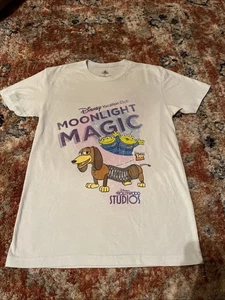 Camiseta pequeña Toy Story 2020 Hollywood Studios Disney Parks DVC Moonlight Magic - Imagen 1 de 8