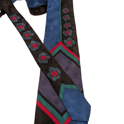 De Colección Krizia Hombre Traje Corbata Multicolor Seda Geométrica 100% Seda Italiana Foto 1 de 4