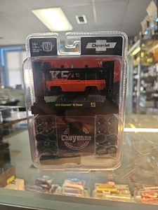 M2 Machines Model Kit 1974 CHEVROLET K5 BLAZER CHEYENNE R72 Orange Blk Top  - Picture 1 of 1