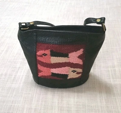 Cartera de Cuero Negra Aguja Lana Granate Rosa Bandolera Correa para el Hombro Ecuador Foto 1 de 4