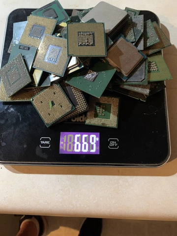 669 grams Computer CPU Silica Chip Scrap for Gold recovery Cover