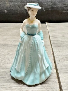 VINTAGE COALPORT FIGURINE DEBUTANTE KIRSTY BONE CHINA LADY ORNAMENT 1996 - Picture 1 of 10