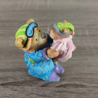 ENESCO Tender Tucker Vintage 1995 Oso Estatuilla Adorable Lindo Oso de Peluche Pijama Foto 1 de 4