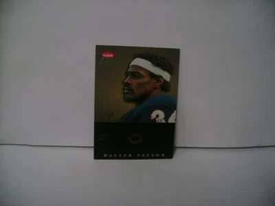 WALTER PAYTON 2004 FLEER GREATS 'THE GLORY OF THEIR TIME' #3 GOT SN 672/1977 - Image 1 of 2