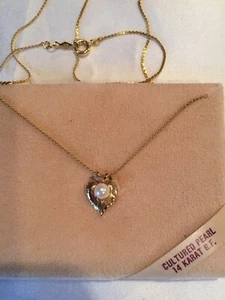 Neu Vintage AMCO 14K GF Zuchtperlen Blatt 3/8" Herz Anhänger mit 18" Kette USA - Bild 1 von 2