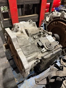 GEARBOX BJ32-7000-BA LAND ROVER EVOQUE 2.2 L538 AUTOMATIC AUTO SPARES OR REPAIR - Picture 1 of 4