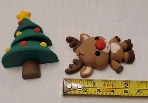 3D-gedruckter Weihnachtsbaum und Rudolf das Rentier mit der roten Nase Set 2 1/2" hoch - Bild 1 von 2