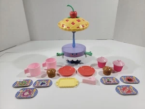 Vintage Kirsche fröhlicher Muffin Gebäck Cafe Spielset komplettes Set mit Tischset Tortentasse - Bild 1 von 10