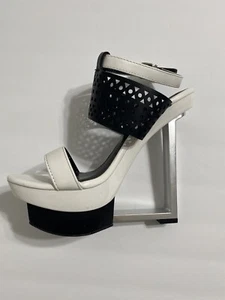 Shoe Republic La Gal Womens Shoes Sz 8 - Picture 1 of 10